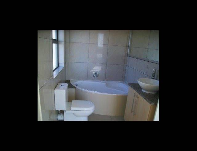 2 BEDROOM PROPERTY TO RENT IN ROOIHUISKRAAL